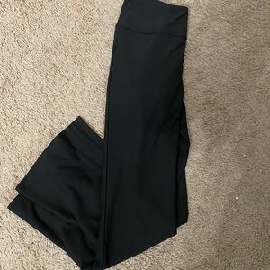Black yoga pants nwt  size xl but will fit L